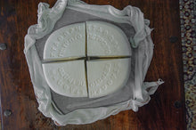 Φόρτωση εικόνας στο εργαλείο προβολής Συλλογής, Κατσικίσιο Τυρί Πετρωτό Ιερισσού Σταθώρη
